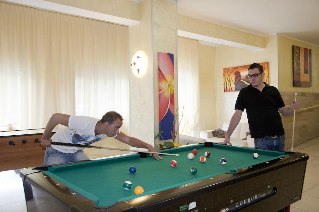 Hotel Jumbo Rimini Buitenkant foto