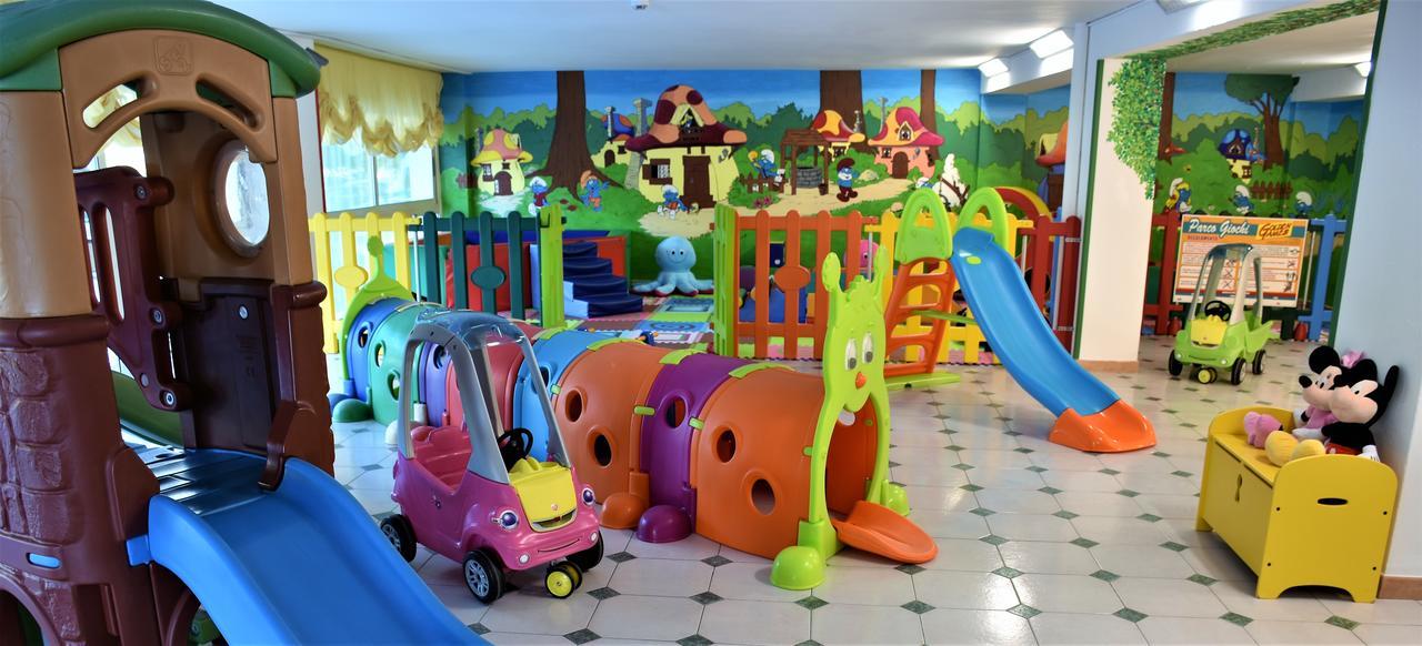 Hotel Jumbo Rimini Buitenkant foto