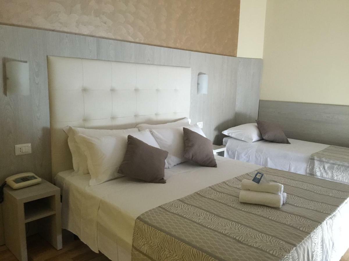 Hotel Jumbo Rimini Buitenkant foto